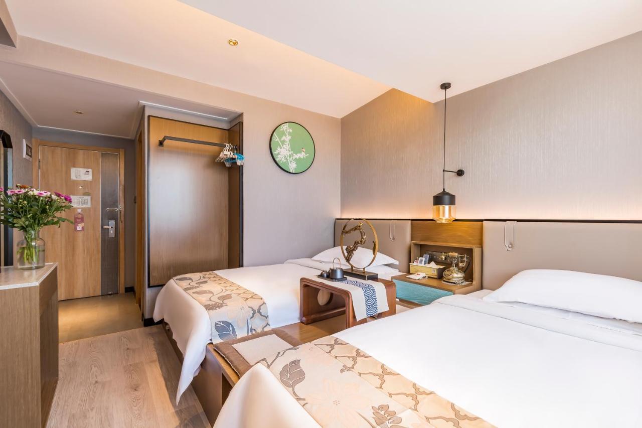 Joy & Suites Hotel 2*