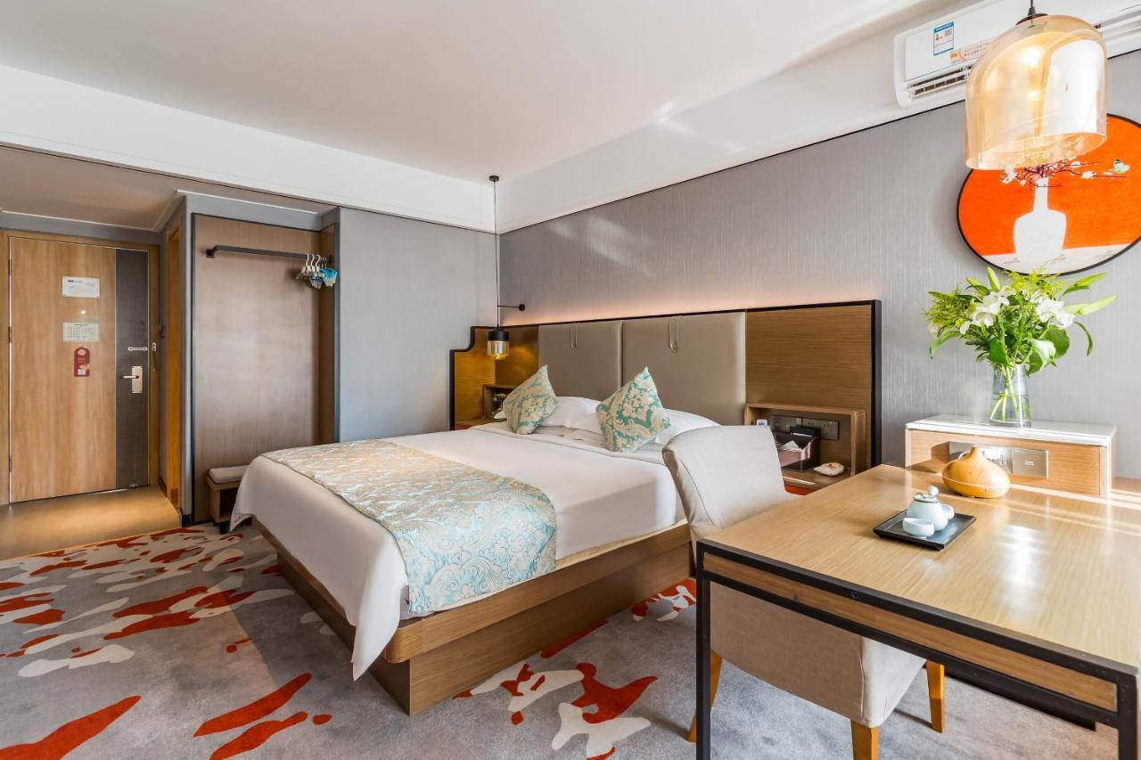 Joy & Suites Hotel 2*