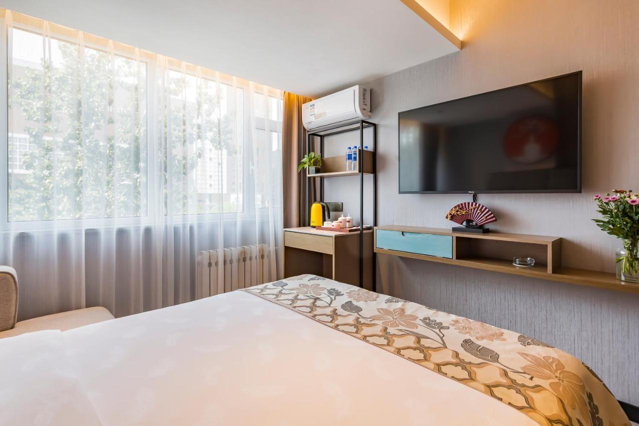 Joy & Suites 2*