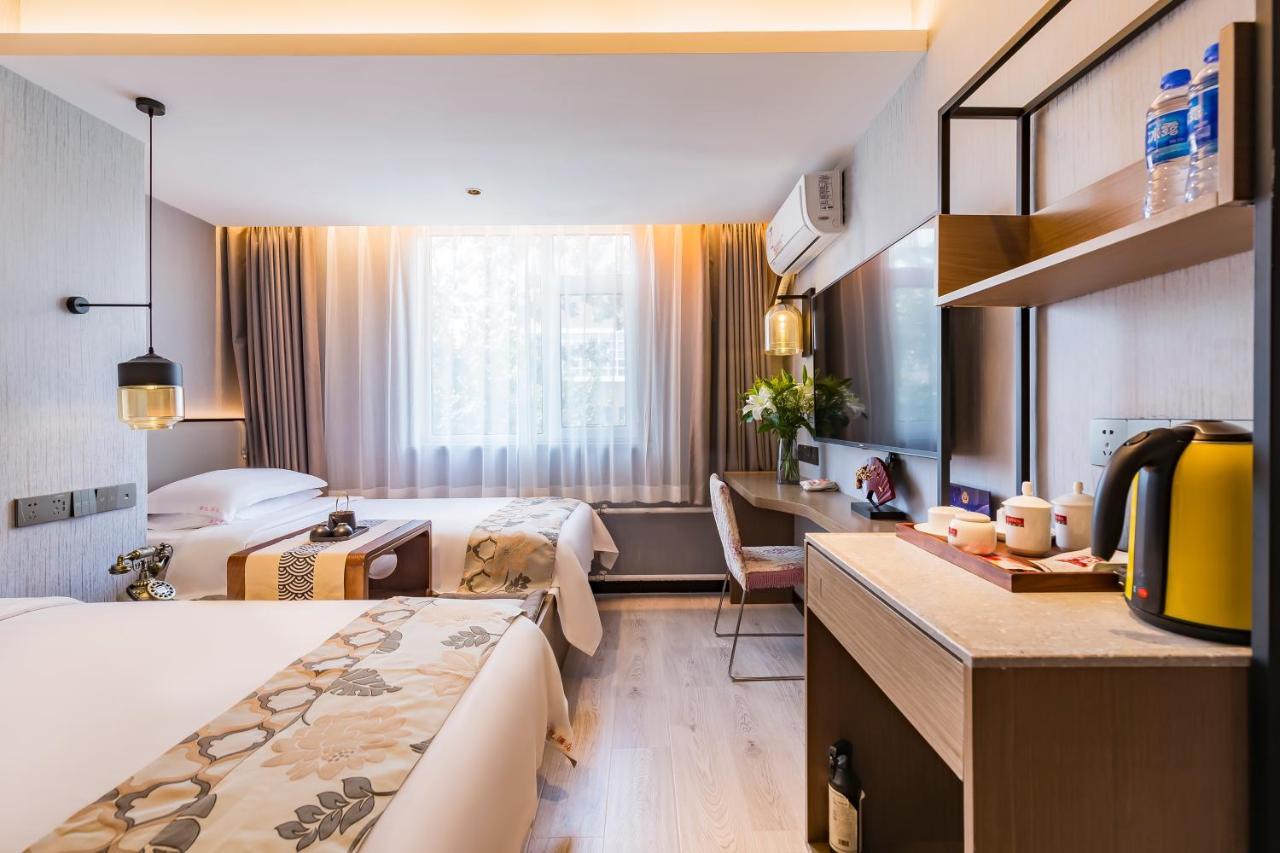 Joy & Suites 2* Beijing