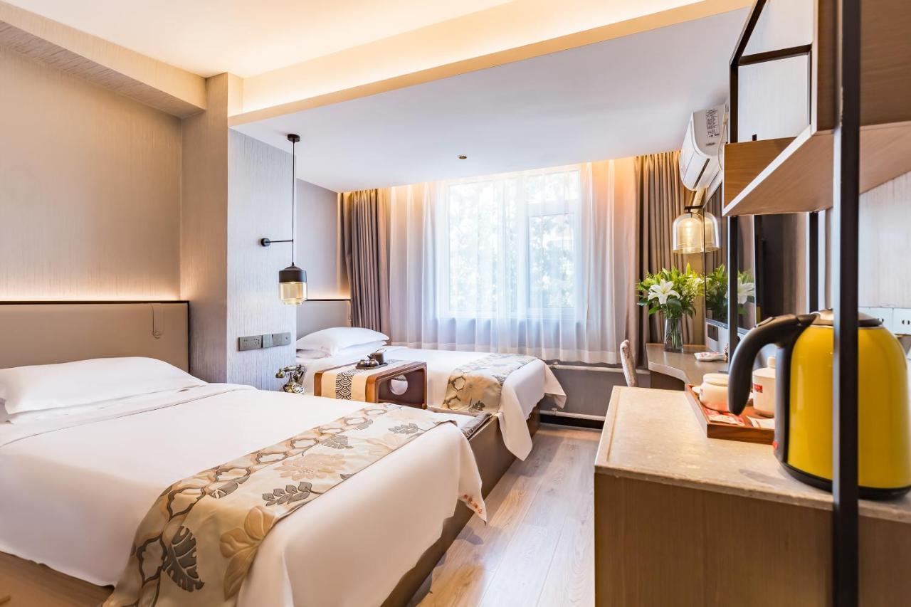 Joy & Suites 2* Beijing